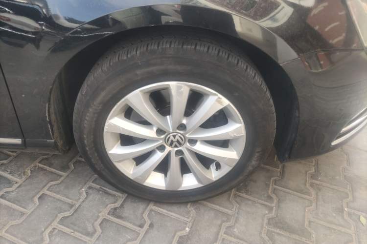 Used Volkswagen Magotan 2016 1.8TSI Smart Comfort Model Right Front Wheel Hub