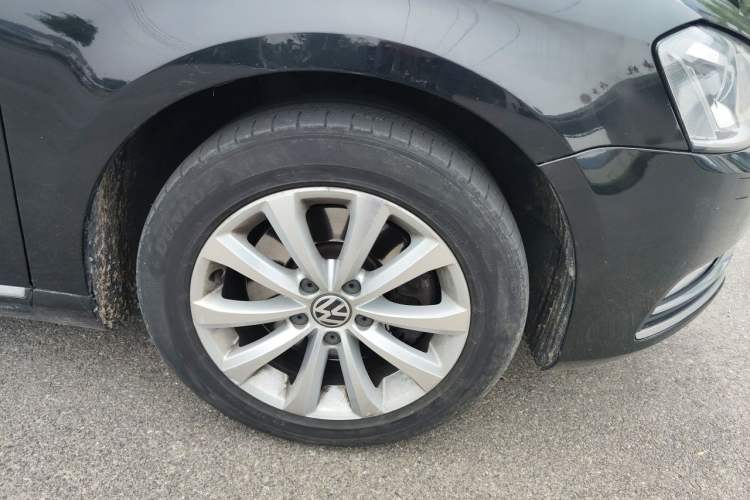 Used Volkswagen Magotan 2016 1.8TSI Smart Enjoyment Leading Model Right Front Wheel Hub