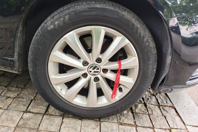 Used Volkswagen Magotan 2016 1.8TSI Smart Comfort Model Right Front Wheel Hub