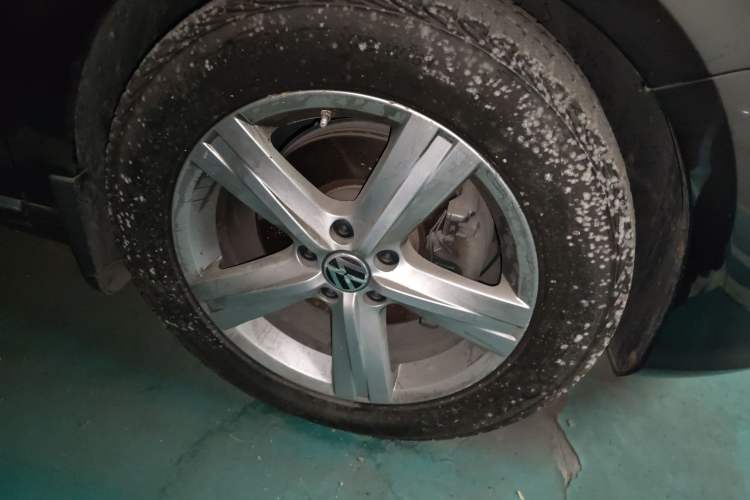 Used Volkswagen Magotan 2016 1.8TSI Luxury Comfort Model Right Front Wheel Hub