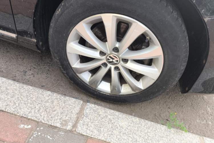 Used Volkswagen Magotan 2016 1.8TSI Smart Comfort Model Right Front Wheel Hub