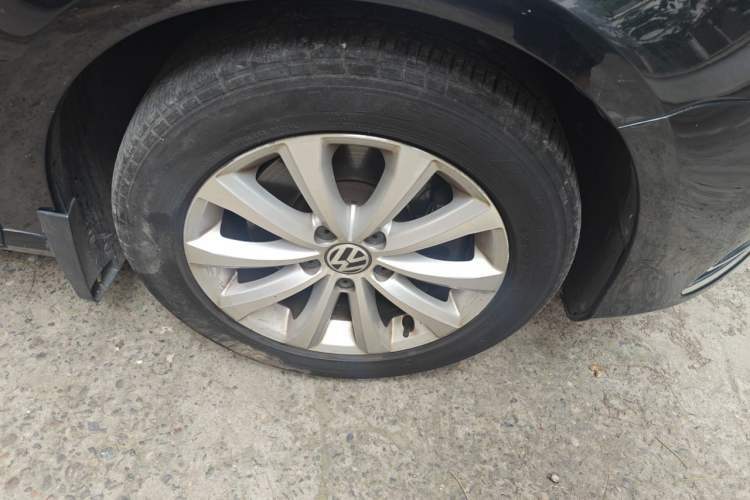 Used Volkswagen Magotan 2016 1.8TSI Smart Comfort Model Right Front Wheel Hub