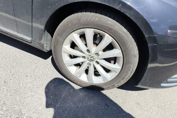 Used Volkswagen Magotan 2016 1.8TSI Smart Comfort Model Right Front Wheel Hub