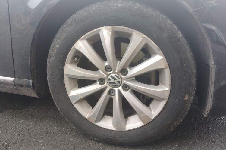 Used Volkswagen Magotan 2016 1.8TSI Smart Comfort Model Right Front Wheel Hub
