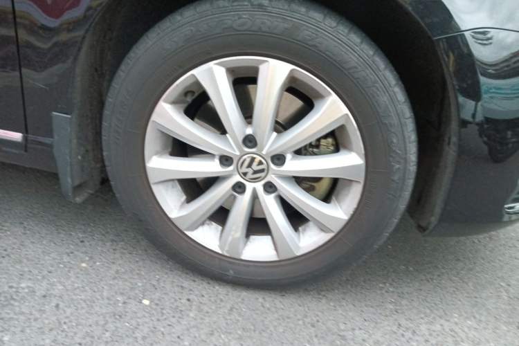 Used Volkswagen Magotan 2016 1.8TSI Smart Enjoyment Leading Model Right Front Wheel Hub