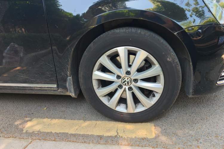 Used Volkswagen Magotan 2016 1.8TSI Smart Comfort Model Right Front Wheel Hub