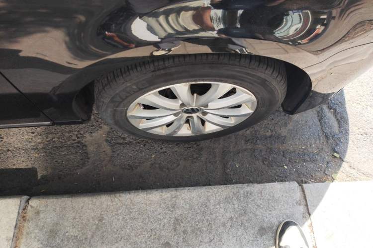 Used Volkswagen Magotan 2016 1.8TSI Smart Enjoyment Leading Model Right Front Wheel Hub