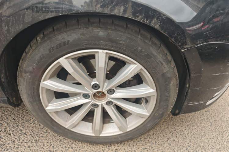 Used Volkswagen Magotan 2016 1.8TSI Smart Comfort Model Right Front Wheel Hub