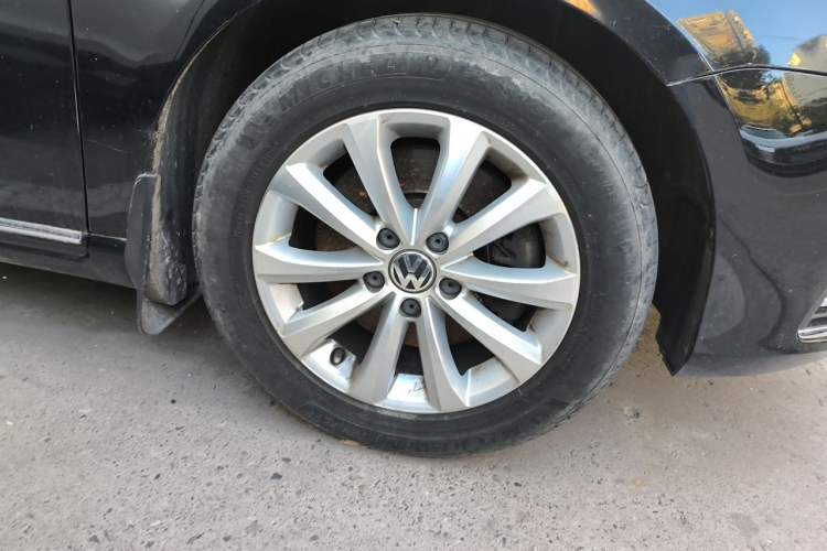 Used Volkswagen Magotan 2016 1.8TSI Smart Comfort Model Right Front Wheel Hub