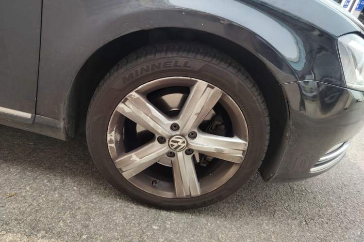 Used Volkswagen Magotan 2016 1.8TSI Luxury Comfort Model Right Front Wheel Hub
