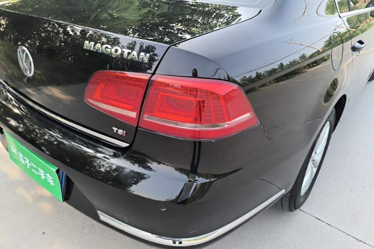 Used Volkswagen Magotan 2016 1.8TSI Smart Enjoyment Leading Model Right Rear Taillight