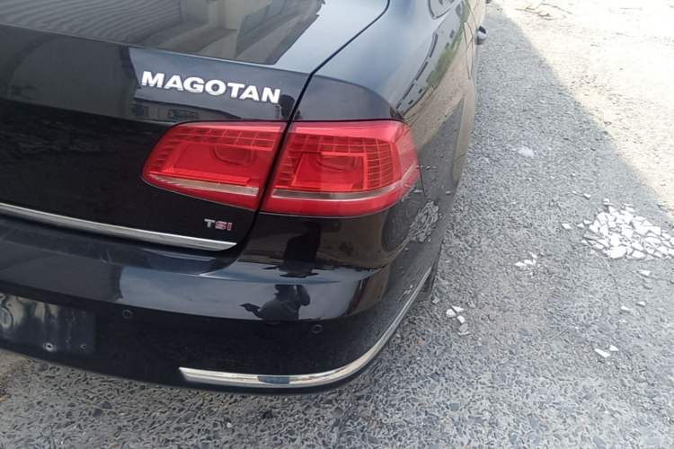 Used Volkswagen Magotan 2016 1.8TSI Luxury Comfort Model Right Rear Taillight