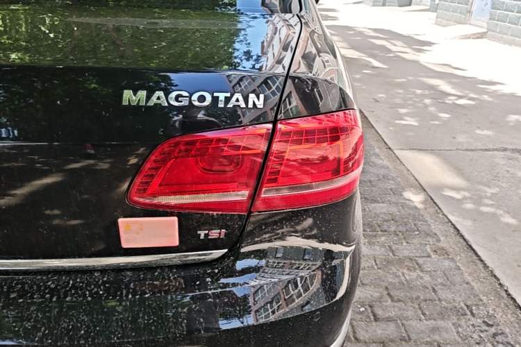 Used Volkswagen Magotan 2016 1.8TSI Smart Comfort Model Right Rear Taillight