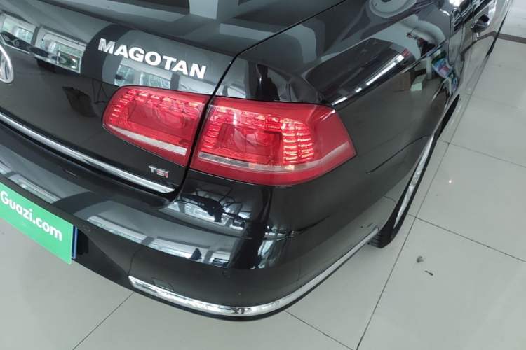 Used Volkswagen Magotan 2016 1.8TSI Smart Comfort Model Right Rear Taillight