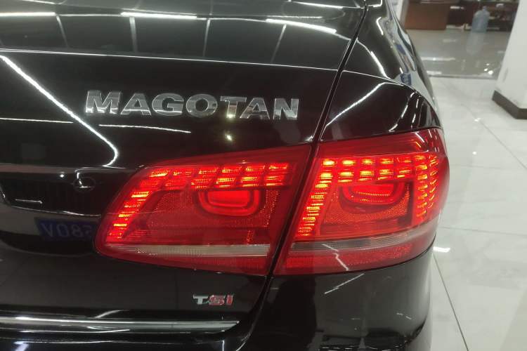 Used Volkswagen Magotan 2016 1.8TSI Smart Comfort Model Right Rear Taillight