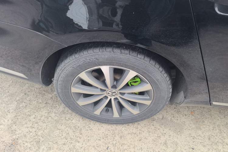 Used Volkswagen Magotan 2016 1.8TSI Smart Comfort Model Right Rear Wheel Hub