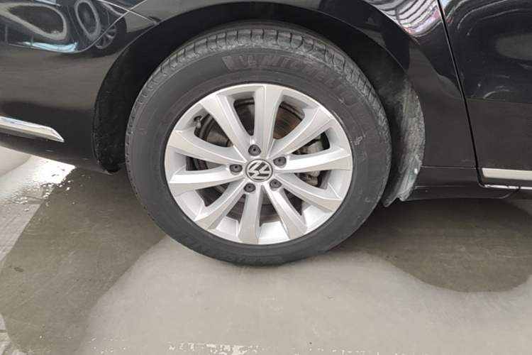 Used Volkswagen Magotan 2016 1.8TSI Smart Enjoyment Leading Model Right Rear Wheel Hub