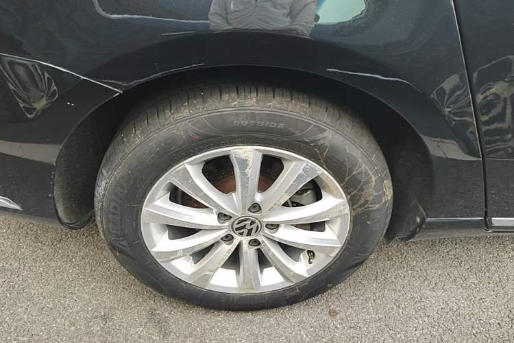 Used Volkswagen Magotan 2016 1.8TSI Smart Comfort Model Right Rear Wheel Hub