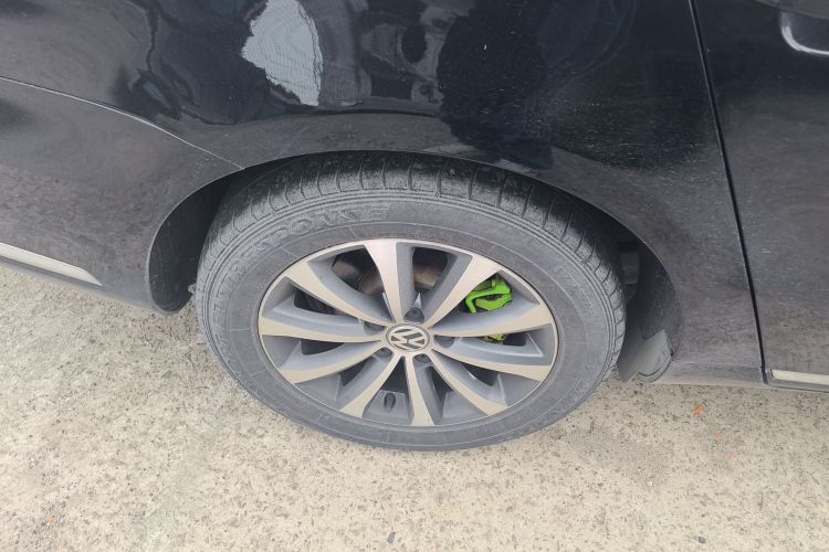 Used Volkswagen Magotan 2016 1.8TSI Smart Comfort Model Right Rear Wheel Hub