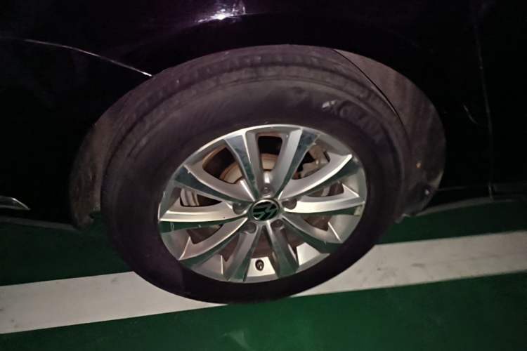 Used Volkswagen Magotan 2016 1.8TSI Smart Enjoyment Leading Model Right Rear Wheel Hub