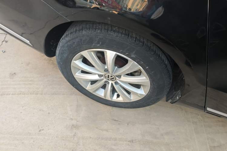 Used Volkswagen Magotan 2016 1.8TSI Smart Comfort Model Right Rear Wheel Hub