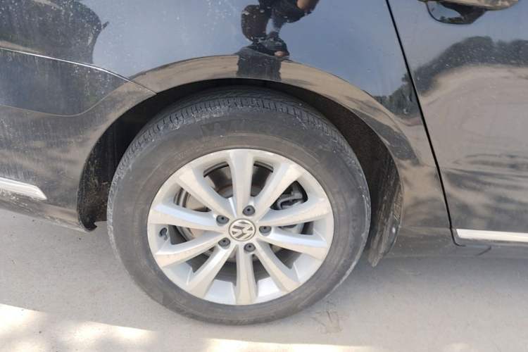 Used Volkswagen Magotan 2016 1.8TSI Smart Comfort Model Right Rear Wheel Hub