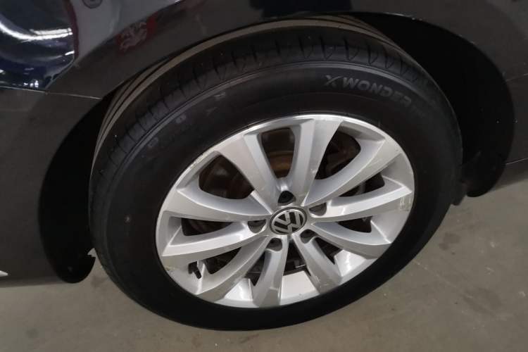 Used Volkswagen Magotan 2016 1.8TSI Smart Enjoyment Leading Model Right Rear Wheel Hub