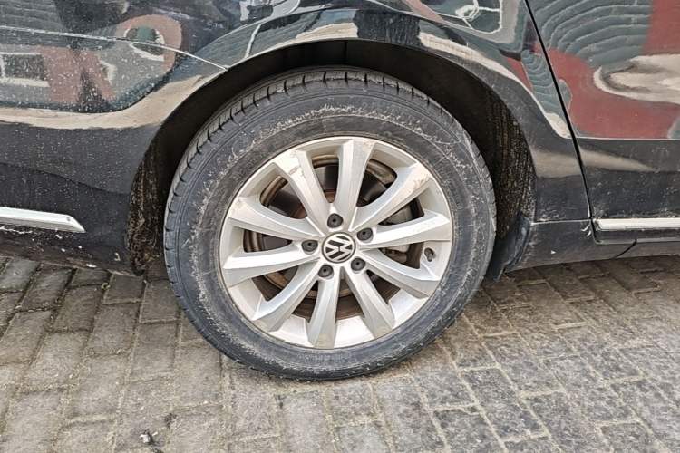 Used Volkswagen Magotan 2016 1.8TSI Smart Comfort Model Right Rear Wheel Hub