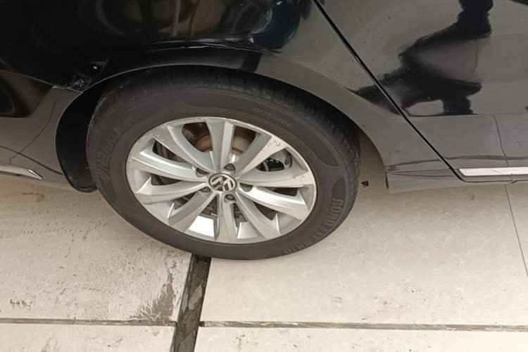 Used Volkswagen Magotan 2016 1.8TSI Smart Enjoyment Leading Model Right Rear Wheel Hub