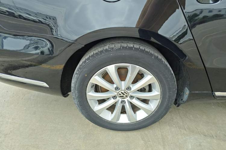 Used Volkswagen Magotan 2016 1.8TSI Smart Enjoyment Leading Model Right Rear Wheel Hub