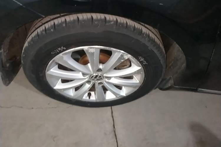 Used Volkswagen Magotan 2016 1.8TSI Smart Enjoyment Leading Model Right Rear Wheel Hub