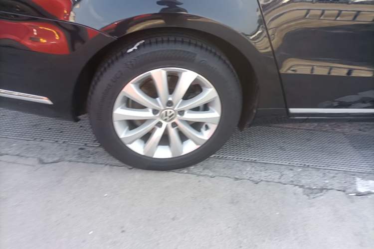 Used Volkswagen Magotan 2016 1.8TSI Smart Comfort Model Right Rear Wheel Hub
