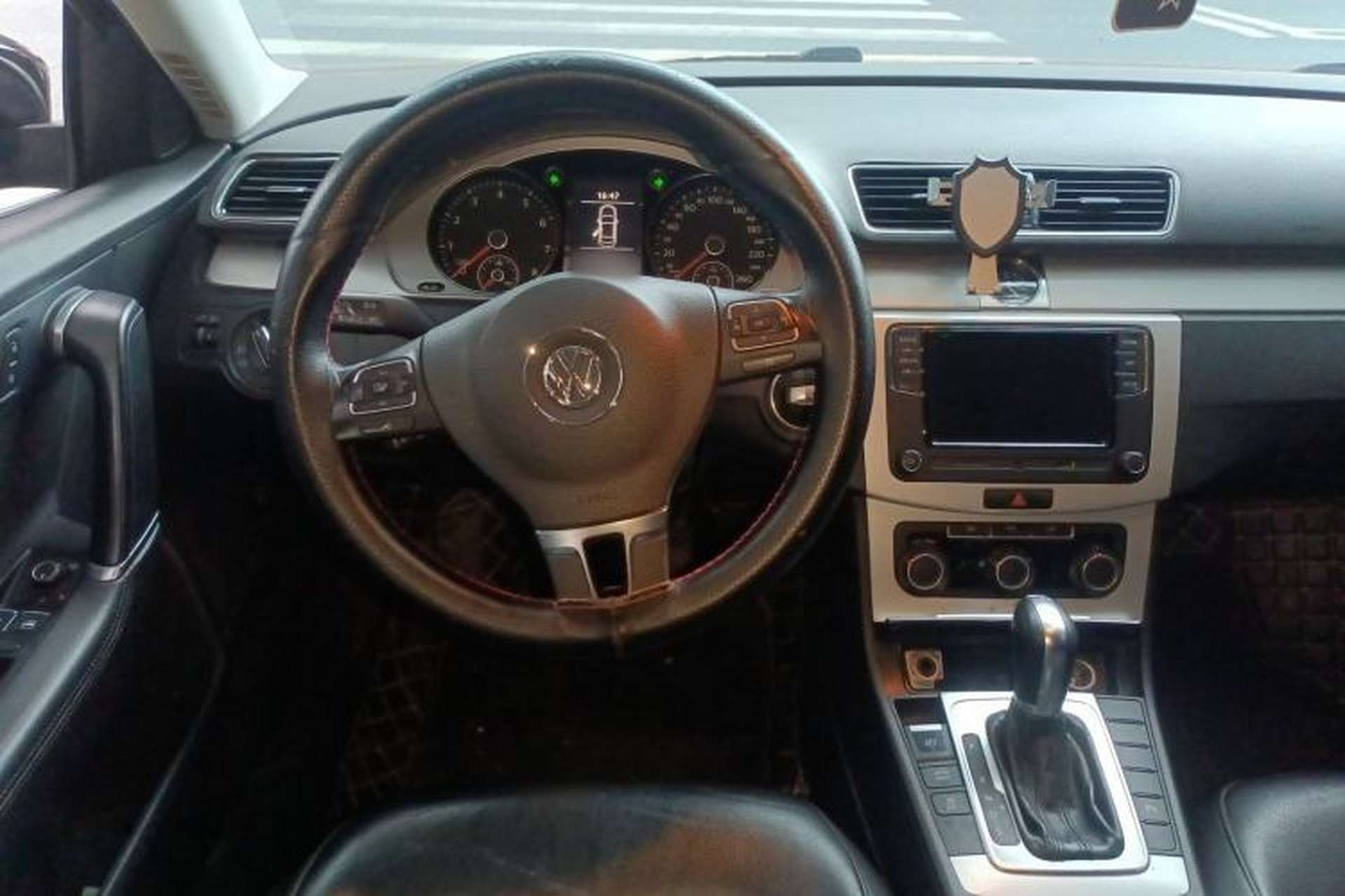 Used Volkswagen Magotan 2016 1.8TSI Smart Comfort Model Steering Wheel