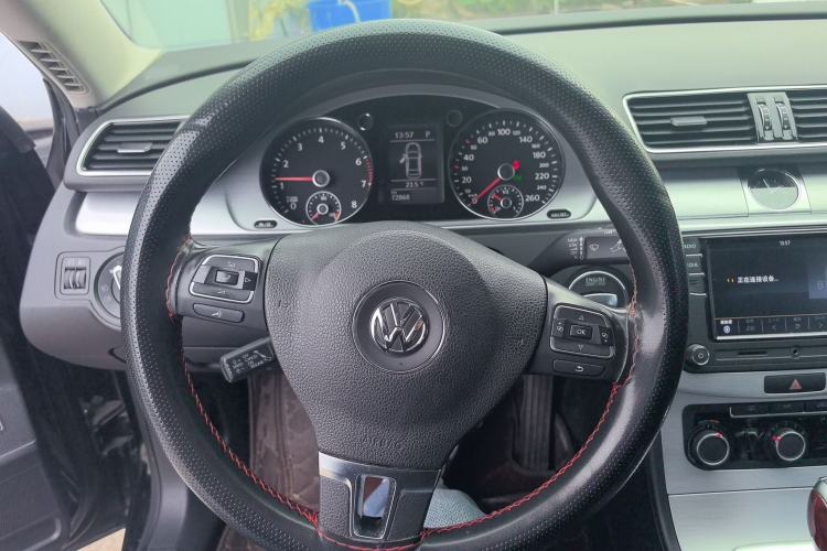 Used Volkswagen Magotan 2016 1.8TSI Smart Comfort Model Steering Wheel