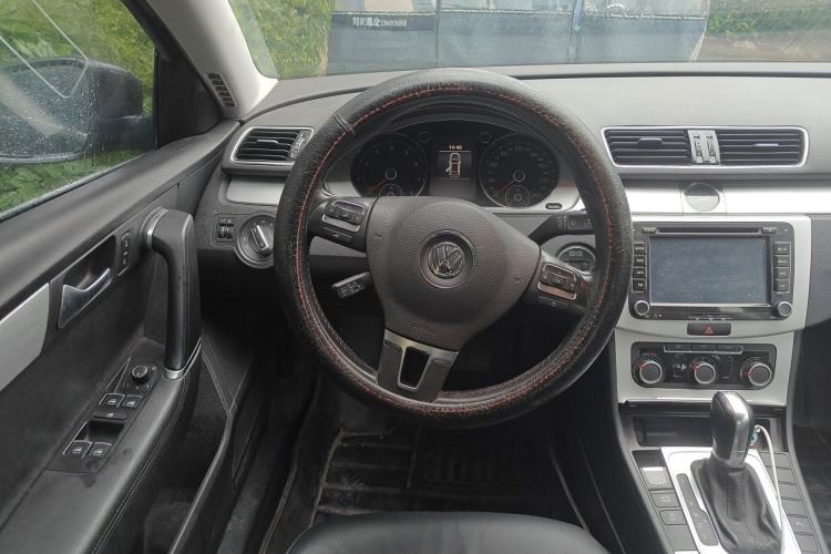 Used Volkswagen Magotan 2016 1.8TSI Smart Comfort Model Steering Wheel