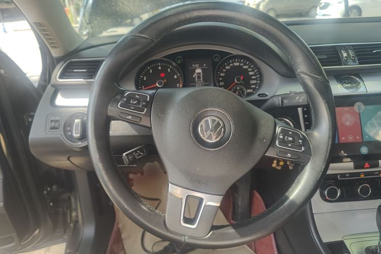 Used Volkswagen Magotan 2016 1.8TSI Smart Comfort Model Steering Wheel