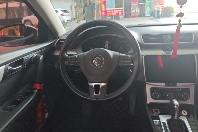 Used Volkswagen Magotan 2016 1.8TSI Smart Comfort Model Steering Wheel