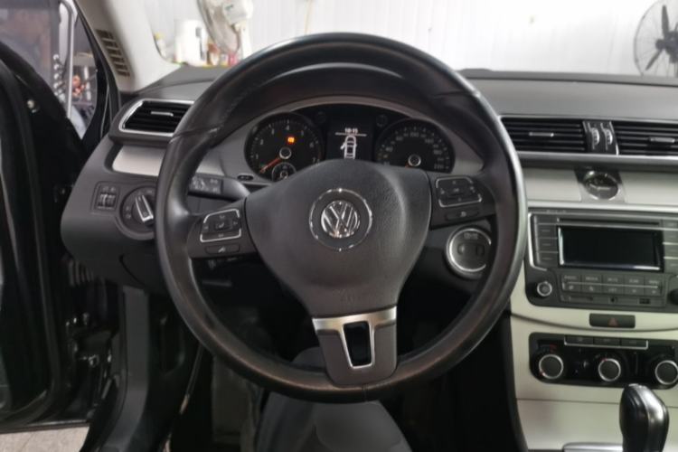 Used Volkswagen Magotan 2016 1.8TSI Smart Comfort Model Steering Wheel