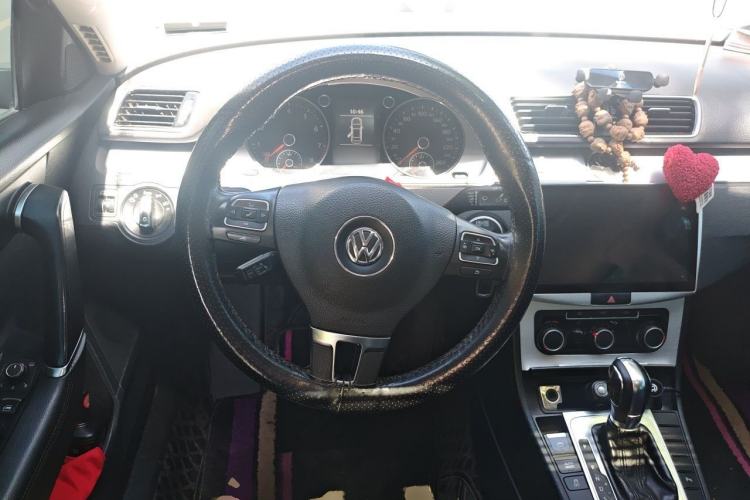 Used Volkswagen Magotan 2016 1.8TSI Smart Comfort Model Steering Wheel