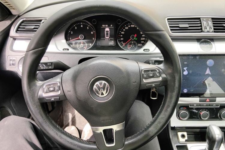 Used Volkswagen Magotan 2016 1.8TSI Smart Comfort Model Steering Wheel