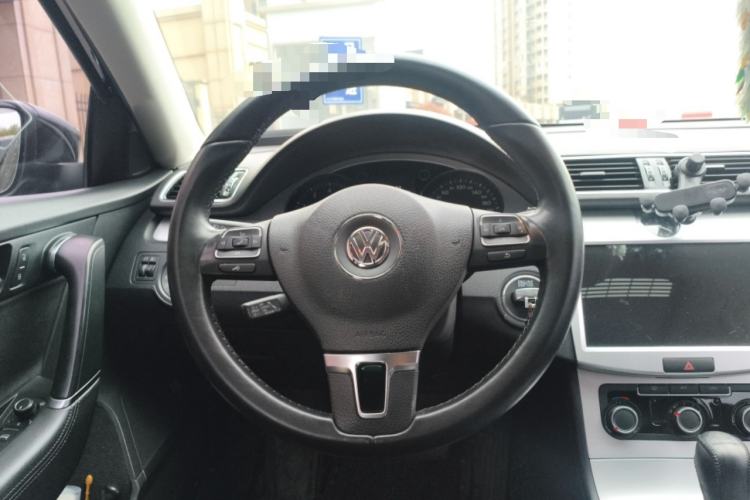 Used Volkswagen Magotan 2016 1.8TSI Smart Comfort Model Steering Wheel