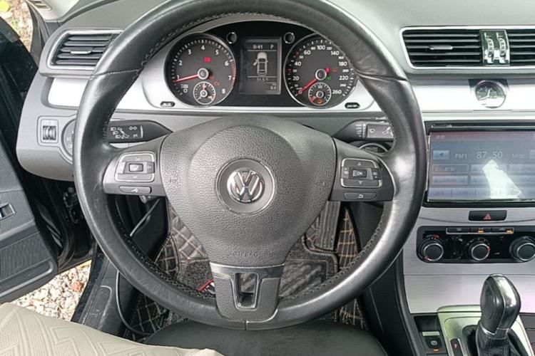 Used Volkswagen Magotan 2016 1.8TSI Smart Comfort Model Steering Wheel