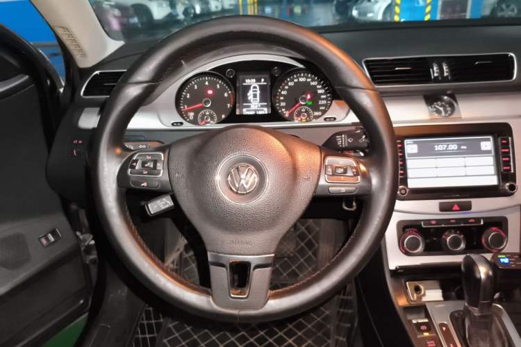 Used Volkswagen Magotan 2016 1.8TSI Smart Comfort Model Steering Wheel
