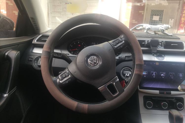 Used Volkswagen Magotan 2016 1.8TSI Smart Comfort Model Steering Wheel