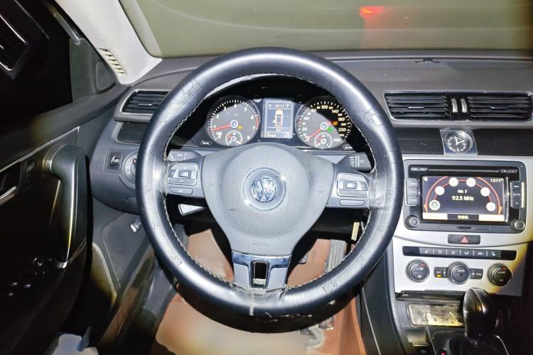 Used Volkswagen Magotan 2016 1.8TSI Luxury Comfort Model Steering Wheel