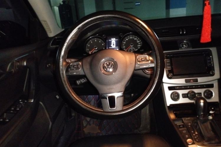 Used Volkswagen Magotan 2016 1.8TSI Luxury Comfort Model Steering Wheel