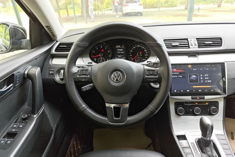 Used Volkswagen Magotan 2016 1.8TSI Smart Comfort Model Steering Wheel