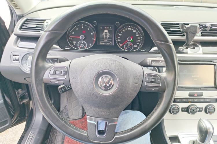 Used Volkswagen Magotan 2016 1.8TSI Luxury Comfort Model Steering Wheel