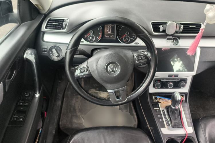Used Volkswagen Magotan 2016 1.8TSI Smart Comfort Model Steering Wheel