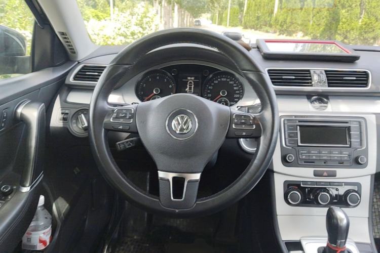 Used Volkswagen Magotan 2016 1.8TSI Smart Comfort Model Steering Wheel